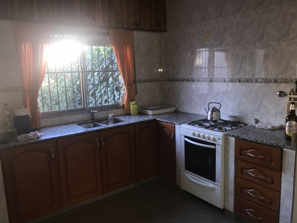 Buena casa con muy lindo lote en Coronel Suarez